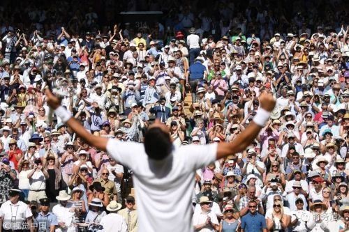 大咖名媛齐聚温网，抖森、卷福等英伦男神，穿衣甩新F4几十条街…