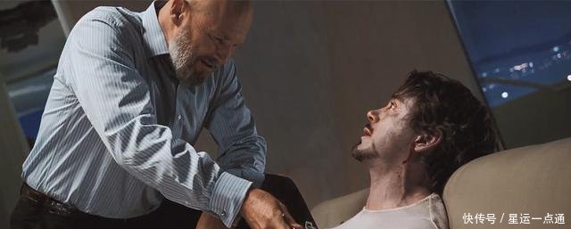 『看起来』《钢铁侠》中，唐尼胸口的洞是怎么来的制作方式让人意想不到