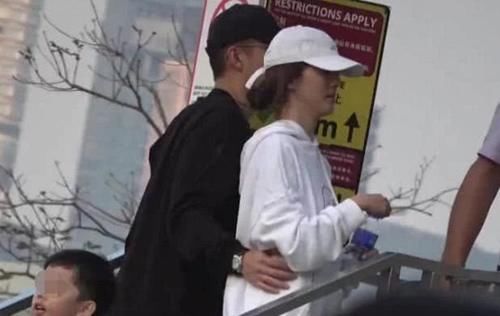  「吴千语」欲盖弥彰？吴千语晒美照戒指亮了，她特意澄清非婚戒却笑容灿烂！