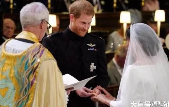 梅根王妃多次模仿戴安娜的穿衣风格, 两人的画风却截然相反!