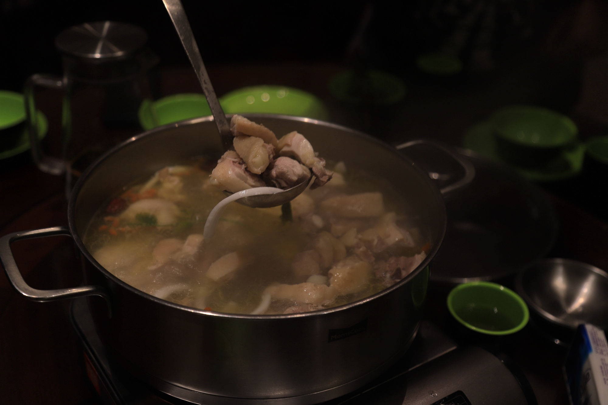 【遇上一座城】请到天涯海角来，一起去看比基尼大长腿的三亚微游