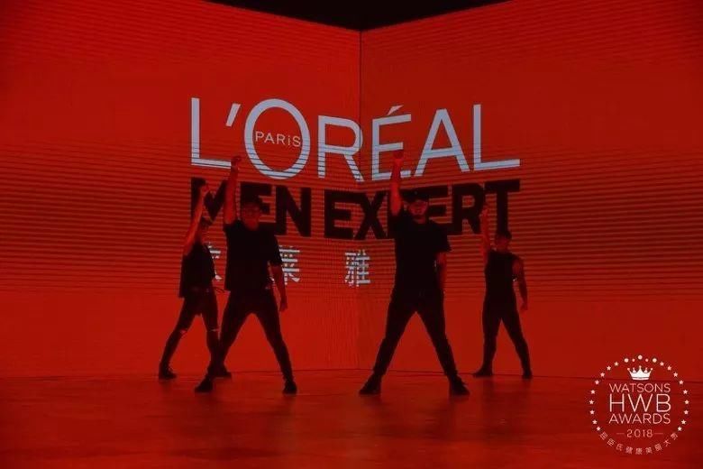 惊讶| 热Skr人的夏天，景甜居然用爽身粉当防晒?!