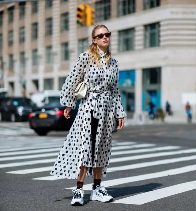 舒适又好穿的平底鞋，给你满满的惊喜和时尚感