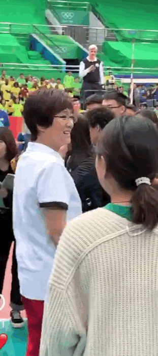 演员巩俐中国女排