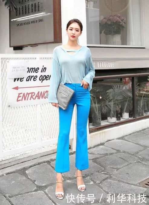 气质小姐姐高腰裤凸显大长腿，绷出的曲线太过完美，凹凸身材让人