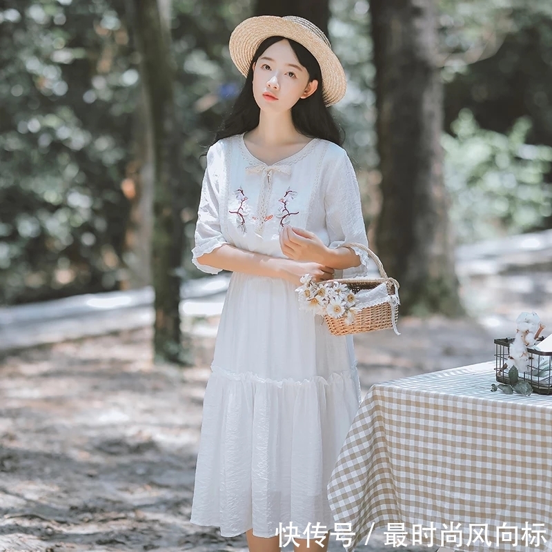 小个子女生不只适合甜美风，还可以试试这样搭