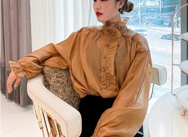  「衬衫」今年春夏好穿的时髦组合 衬衫大裤子百搭不挑人