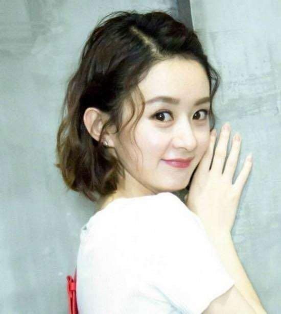 短发更好看的女星，赵丽颖清纯，唐嫣霸气，都输给了温柔的她