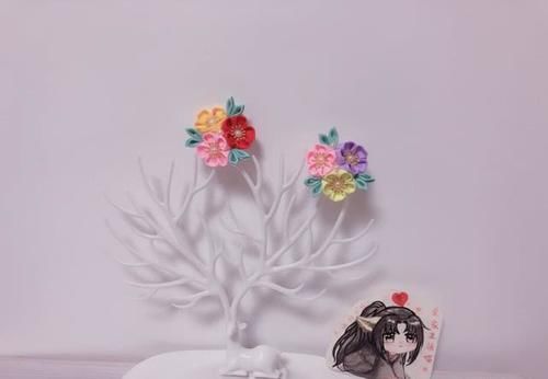  「三角形」春暖花开了，来做花吧？三色小花朵做胸针好不好看啊？