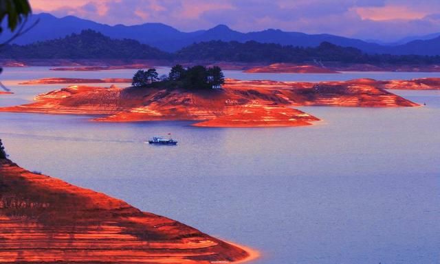 广东最穷的城市，所辖五县全是贫困县，至今还没有开通高铁