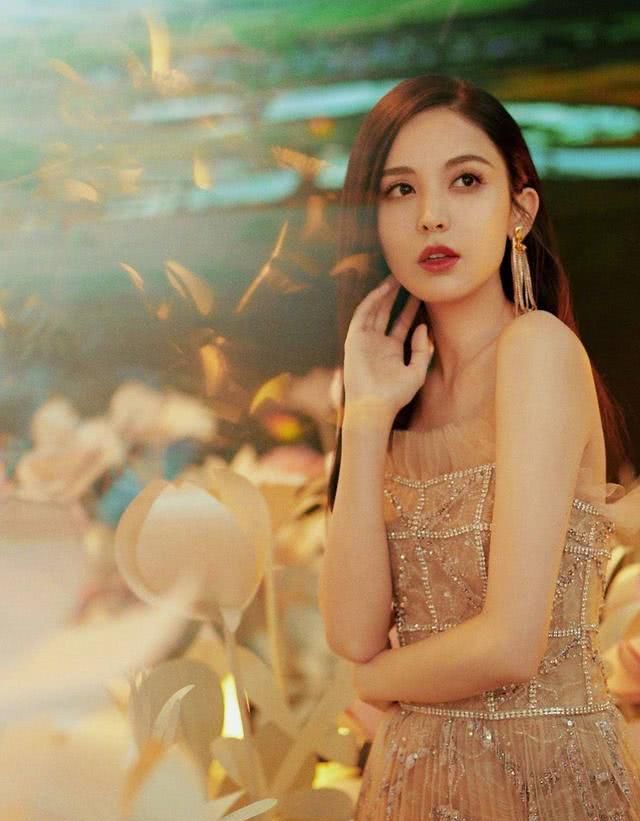  #美女#娜扎的扮靓小心机！这样做，打造异域美女的浪漫风情