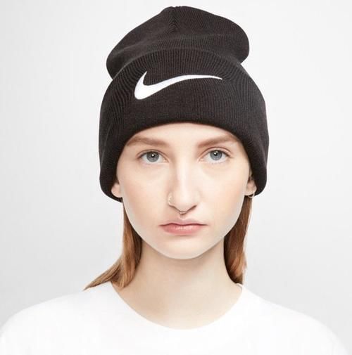  『单品』不只有复刻跑鞋：NIKE x STüSSY 简约运动休闲鞋服套装发布