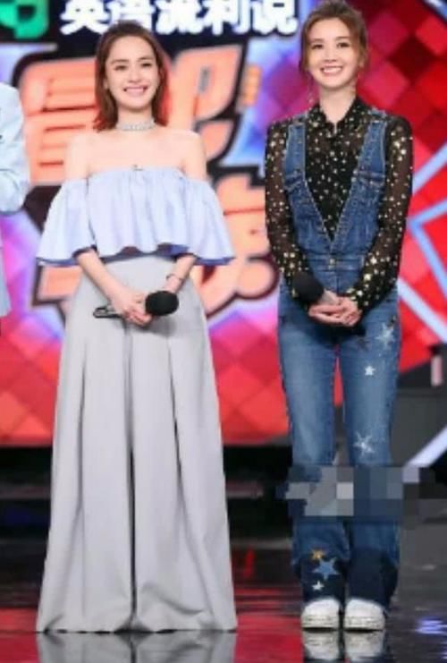 阿娇怎么了?上半身凉快,下半身捂得严实,网友:嫁人变规矩了!