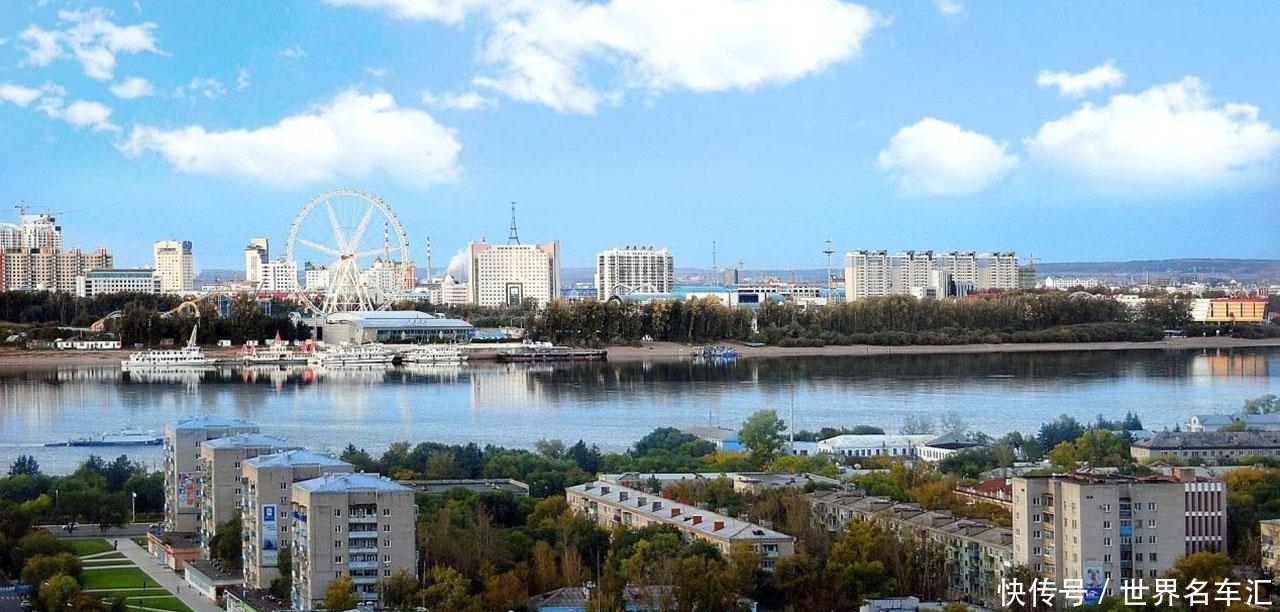 中国一城市距俄罗斯只有700米,餐馆里很多俄罗斯人,热闹非凡!