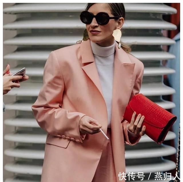 「高领」时尚界人手一件的高领衫,你也能穿