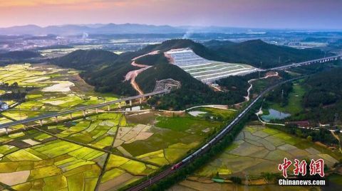  #绝美#绝美夕照！航拍江西峡江生态宜居乡村美景