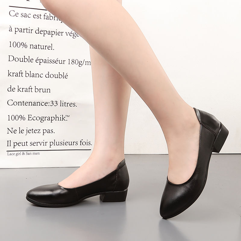 9月刚上新妈妈鞋,甩高跟鞋九条街,60岁妈妈穿上,防滑又养脚