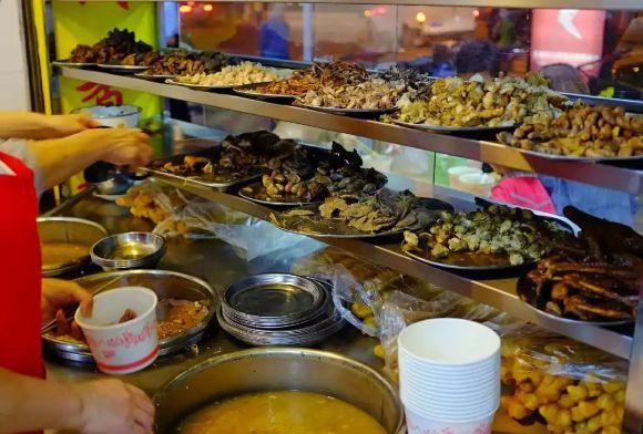 出门旅游该怎么吃到正宗当地美食？这些本地人有话说……