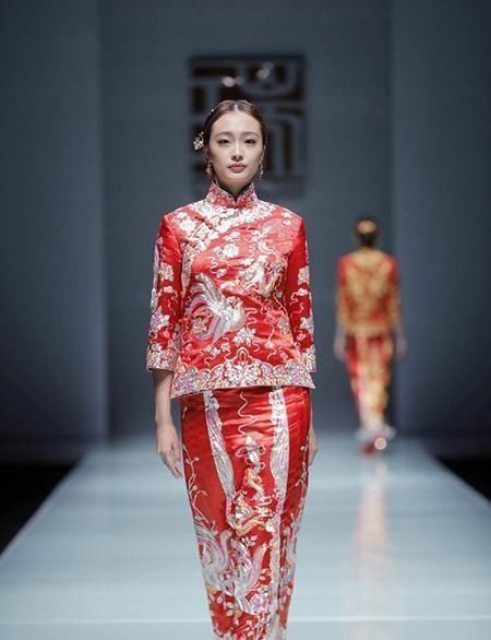  「马来」中式礼服之龙凤褂·秀禾服·马来褂