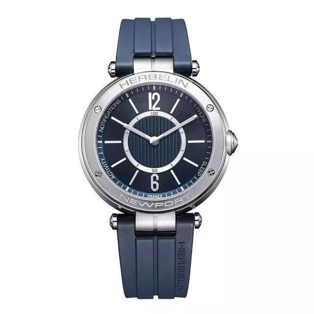 蓝色已经成为腕表的主色调