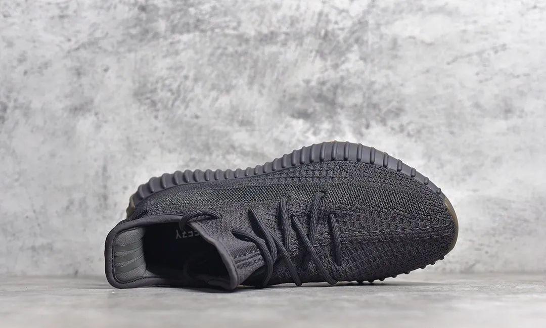 『椰子』Yezzy350黑生胶人气下降,椰子不香了吗?