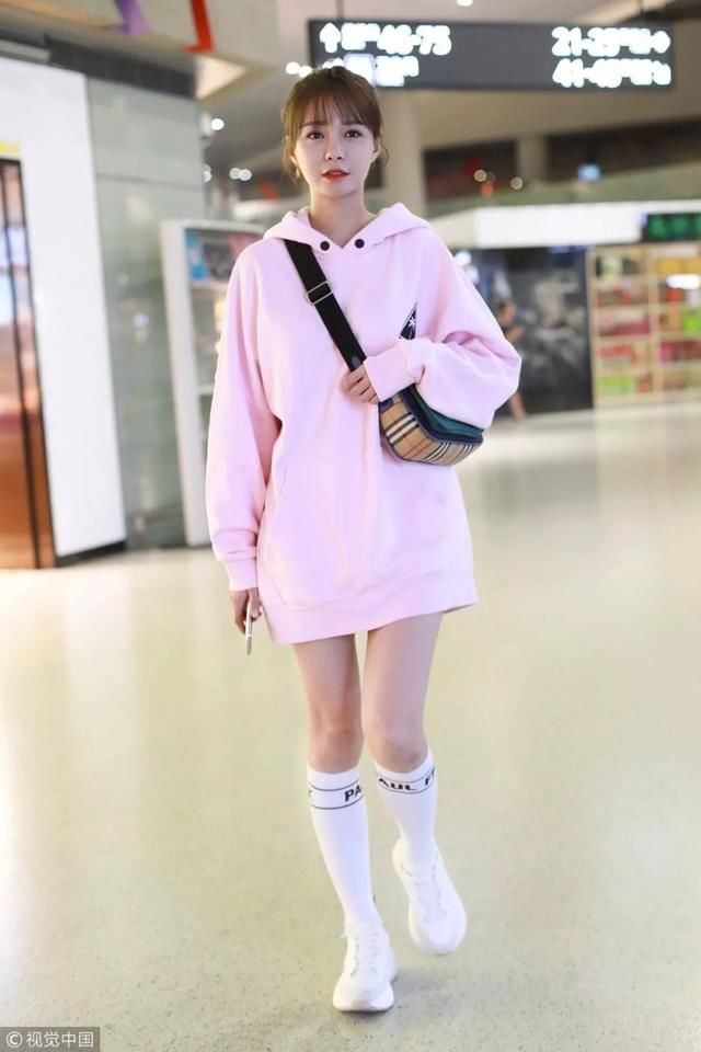 刚入秋就穿两件套？女明星们的穿搭果然超前啊！