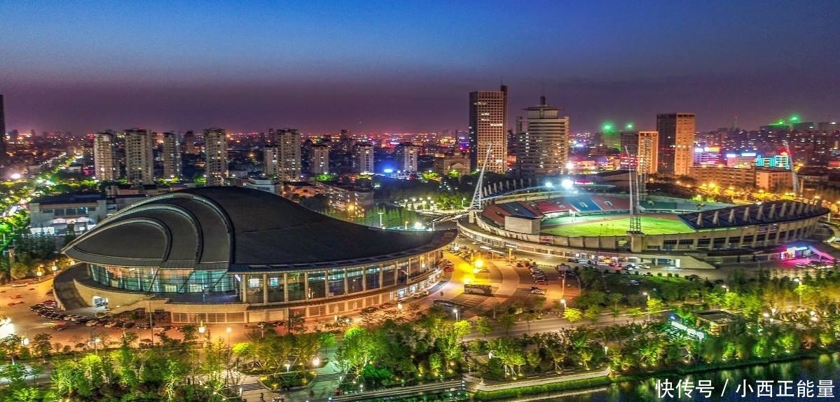  跨越：中国最霸气的高铁，连接两大强省，其中一段跨越大海