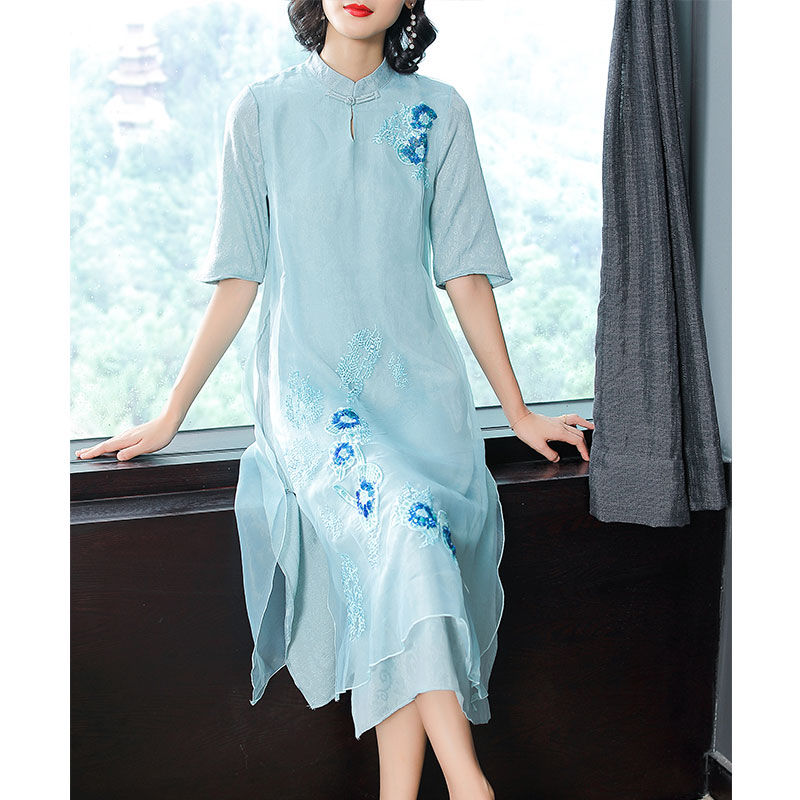 偷偷告诉你,下面的连衣裙穿在妈妈身上多么高贵雅致,年轻的不行