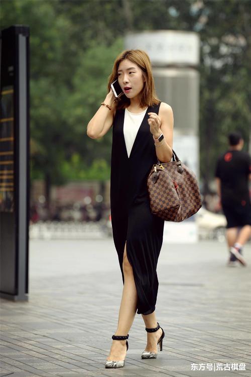 穿高跟鞋的女人最美，最喜欢图六姐姐的荷叶边包臀裙搭配