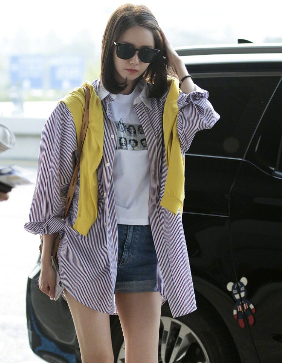 林允儿只有脸能看，罗圈腿难看到不忍直视，还穿短裤也是服了！