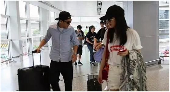 杨幂返回香港，刘恺威打破外界的谣言，网友：是真是假