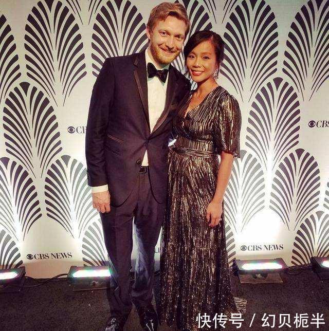 女人|华裔女记者蒋维佳,装扮女人味十足,言辞犀利连特朗普都招架不住