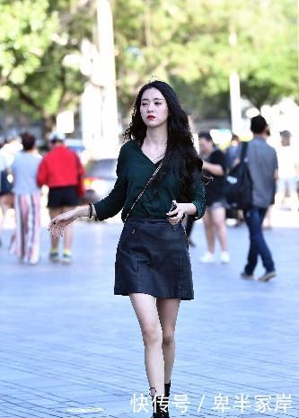  『白皙』街拍：这才是实力派女神，你同意吗？