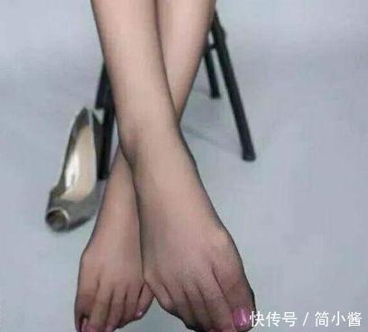 尖头细跟高跟鞋，简约的造型凉爽的选择，是你必备的一款凉鞋