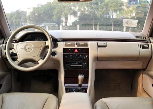  『奔驰汽车』历代奔驰E级回顾，如果有得选，你要哪一代？