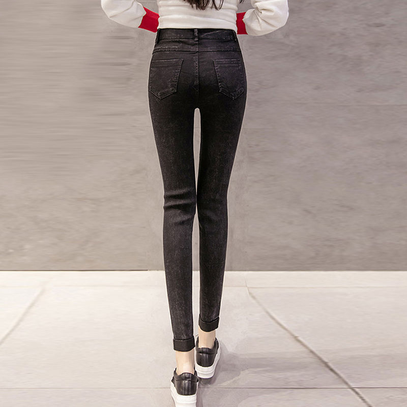 到日本旅游后，才知道日本女人都爱这样穿，性感高挑，美炸了