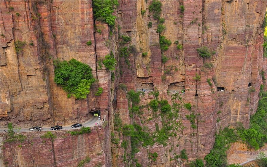 中国最怪的三个村子,一个升上天空,那个钻入地里,还有一个鬼村
