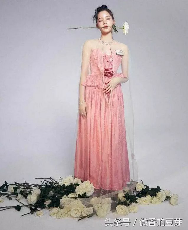 欧阳娜娜怎么回事?大长腿秒变“大象腿”,网友:真是看不下去了