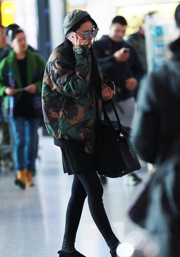 女人不要乱外套,身材再好的女星都穿成了土包子,连杨幂都不例外