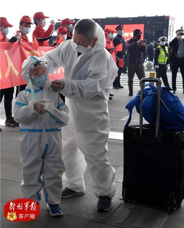 『武汉天河机场』解放军报记者全景式记录武汉解封