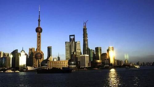 『城市』中国高楼层“最多”的四座城市,上海排第三,剩下的在哪?