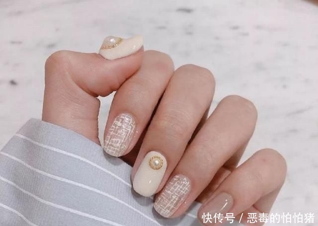  『美甲』2020年流行的5种美甲款式，款款温柔又好看，还特显手白！