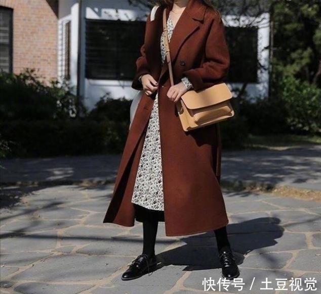  路人甲@为什么别人穿大衣是气质女郎，而你就是路人甲？秋冬穿搭看这里～