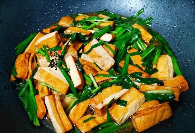  [不吃]2月宁可不吃肉，也要吃这菜，简单炒一炒，却比吃肉过瘾！