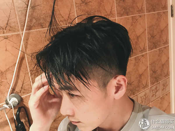 纸上得来终觉浅，人丑就该自己剪 篇四:头发长度太尴尬?定型产品