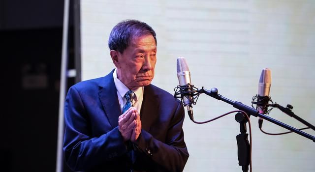  「相声演员」最早走红全国的民营相声团体，不是郭德纲德云社，是杨振华艺术团