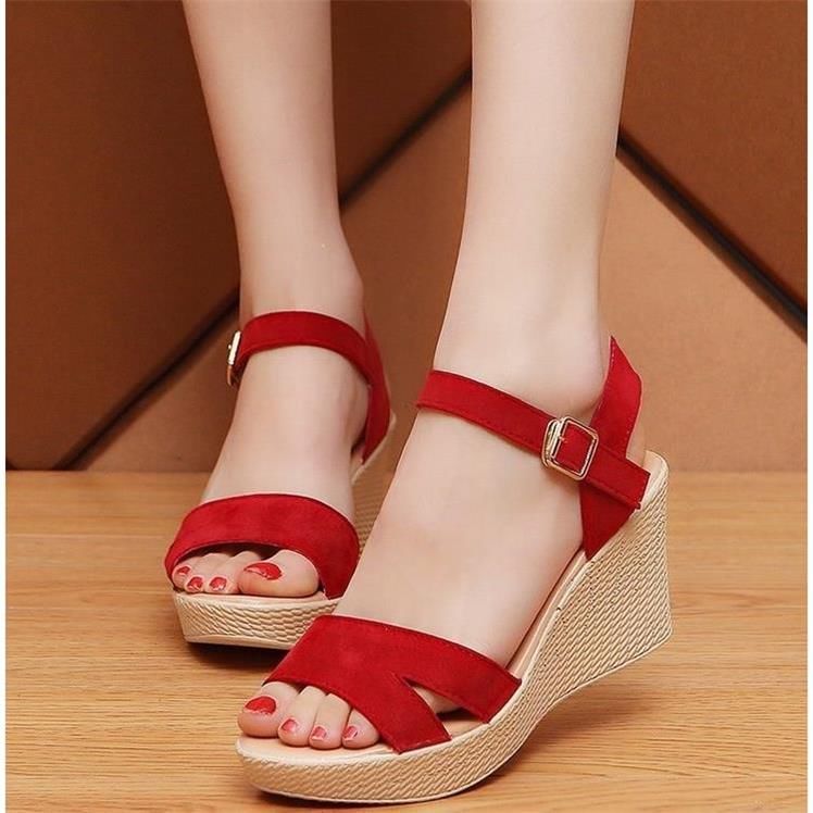 三伏天!穿小白鞋太热啦!试试新款凉鞋，既养脚又美脚