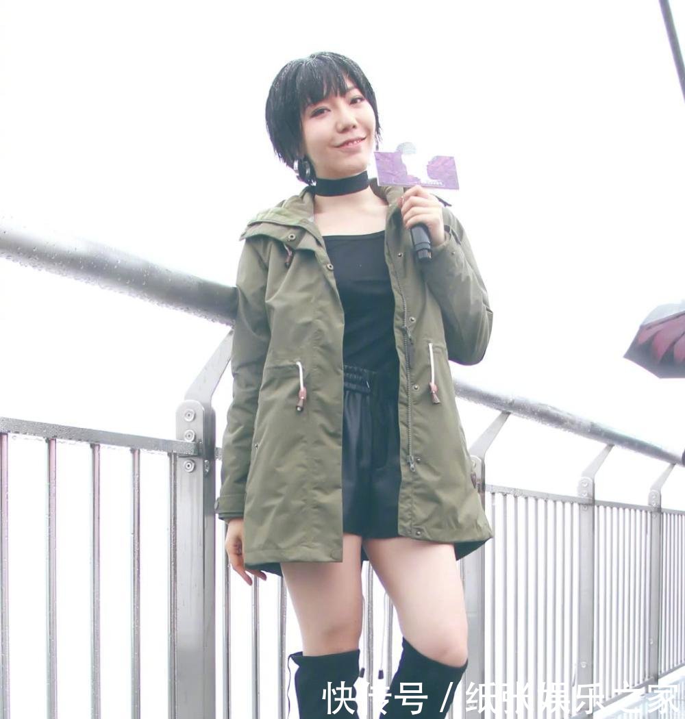 吴莫愁胆真大! 只穿半边裤子就敢上台, 网友: 搞不懂她怎么红的?