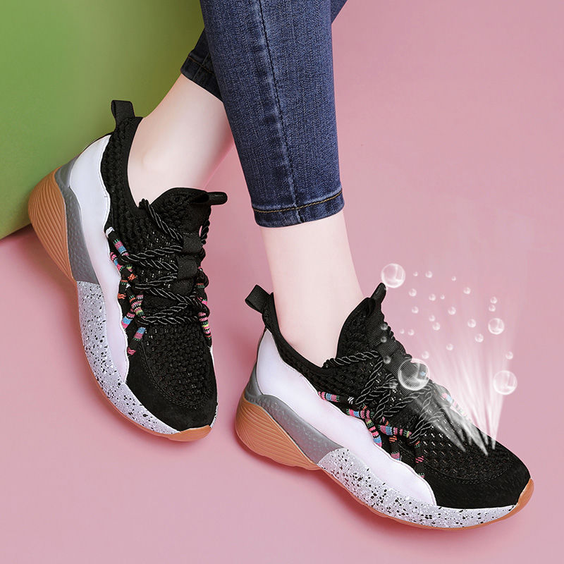 舒适轻巧气垫运动鞋，透气不湿脚，爱美女士日常休闲的伴侣