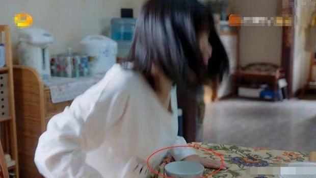 继杨颖之后又一女星被曝假吃，狂吃空碗隔着屏幕都觉得假